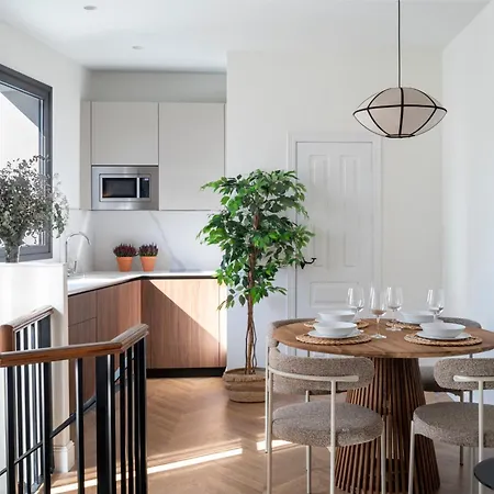 Santa Barbara Luxury إشبيلية